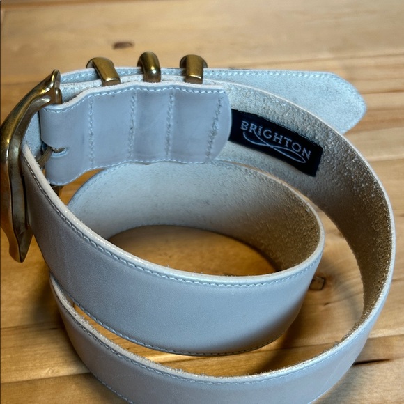 Brighton Cream Belt with Gold Buckle size Medium - Picture 2 of 6